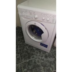 Lavatrice marca Indesit modello IWC5085