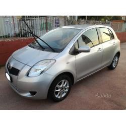 Toyota yaris 1.0 benzina "garanzia 12 mesi"