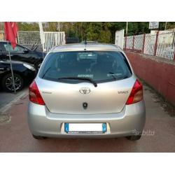 Toyota yaris 1.0 benzina "garanzia 12 mesi"