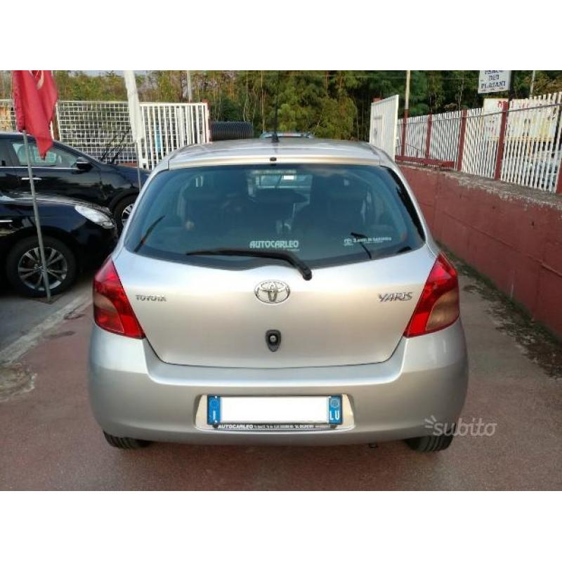 Toyota yaris 1.0 benzina "garanzia 12 mesi"